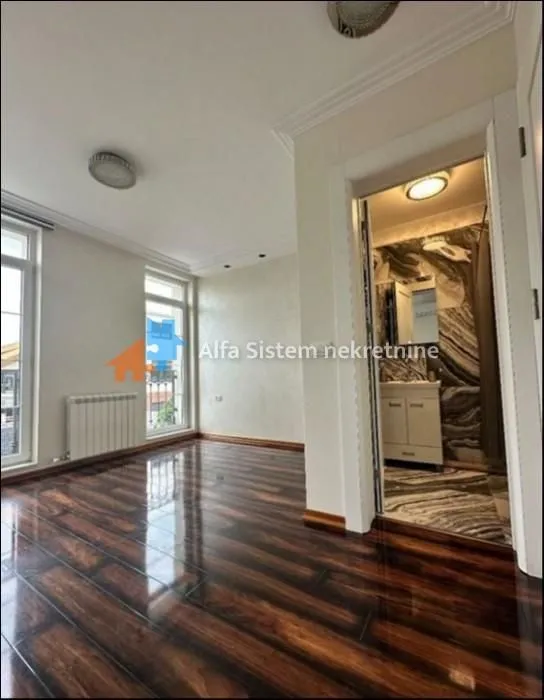Rent, house, 510m², Čukarica, Beograd