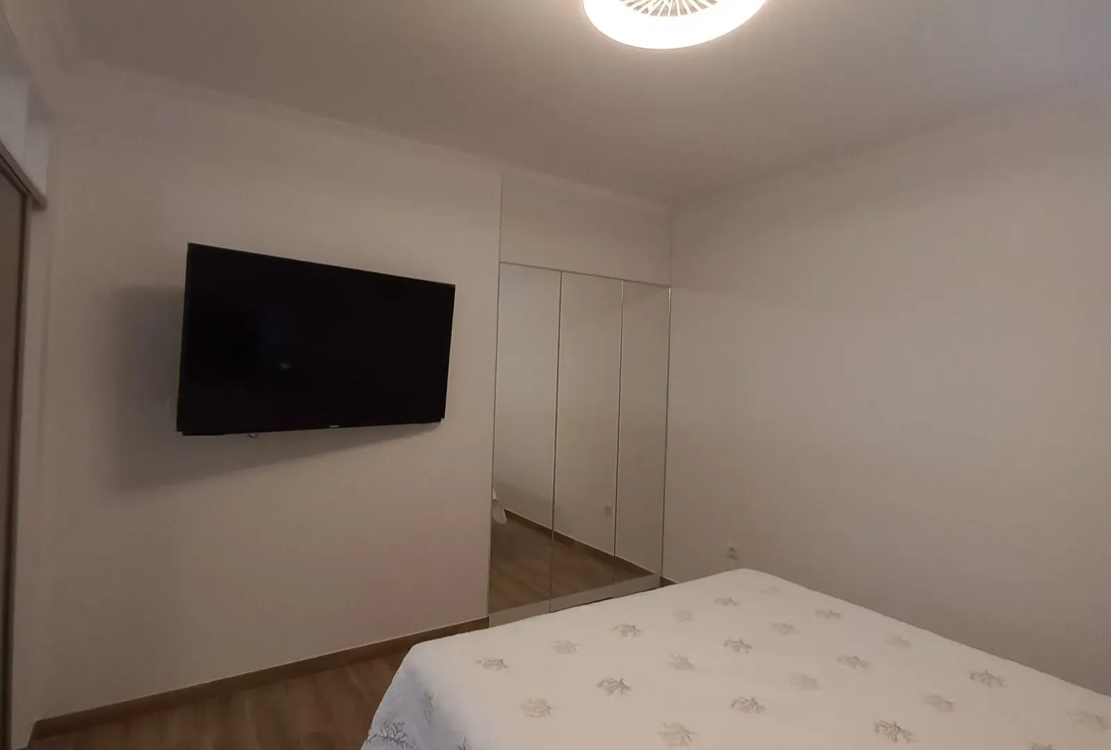 Izdavanje, dvosoban stan, 98m², Donja Lastva, Tivat