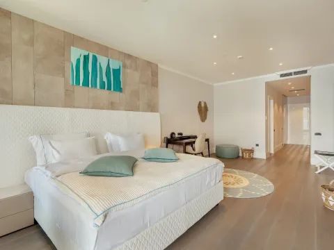 Sale, two bedroom apartment, 190m², Tivat, Crna Gora - image 11