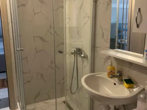 Izdavanje, dvosoban stan, 68m², Đenovići, Herceg Novi - image 11