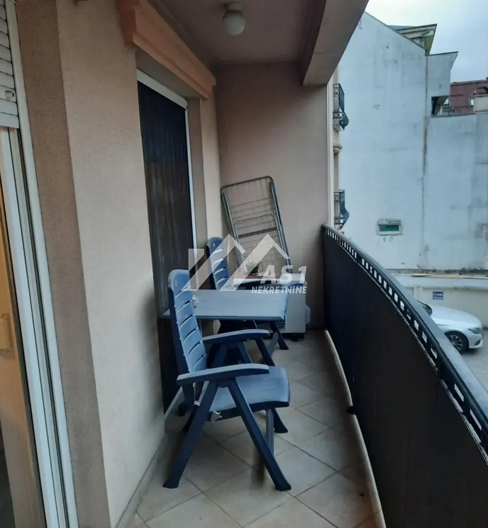 Izdavanje, dvosoban stan, 53m², Rotkvarija, Novi Sad Sve Podlokacije