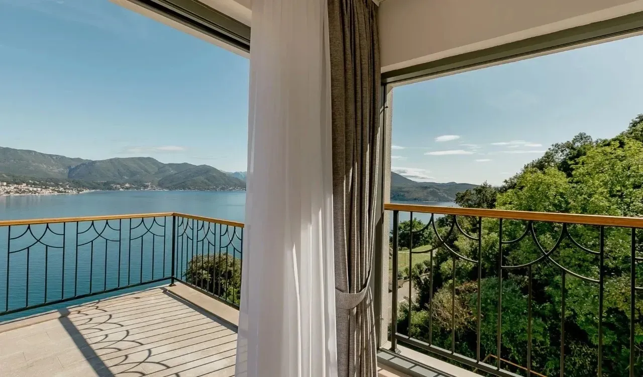 Sale, house, 236m², Njivice, Herceg Novi