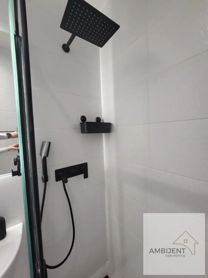 Izdavanje, jednosoban stan, 32m², Stari Grad, Beograd