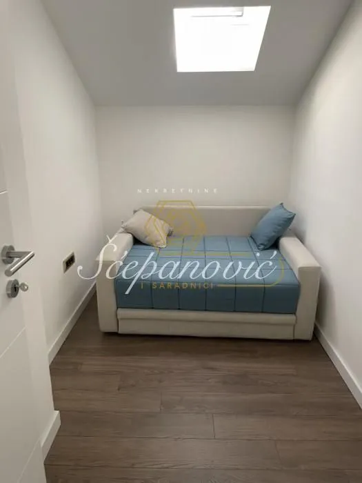 Prodaja, kuća, 280m², Sremska Kamenica, Petrovaradin