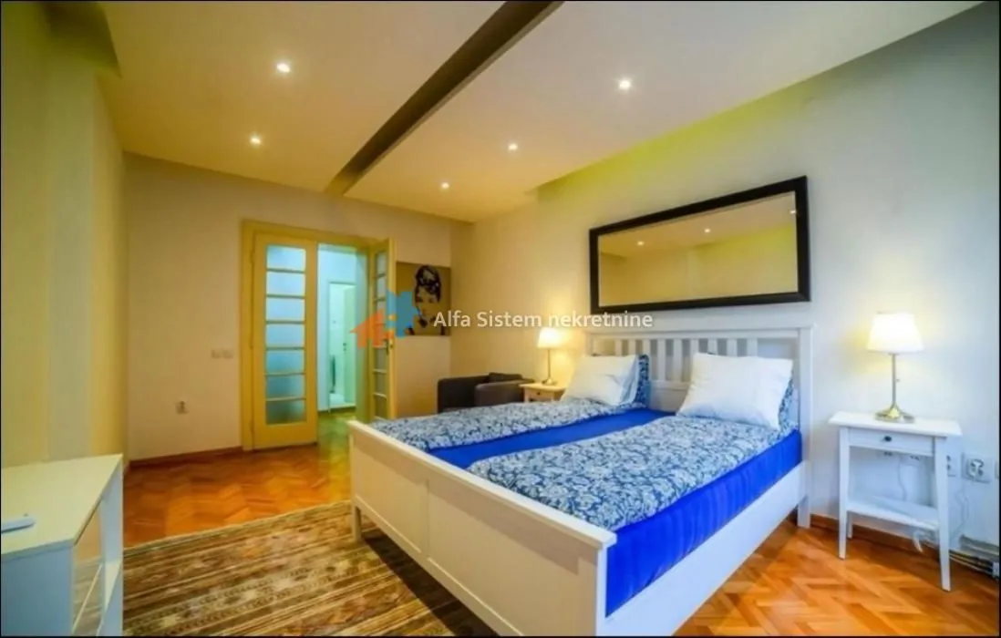 Izdavanje, trosoban stan, 73m², Stari Grad, Beograd