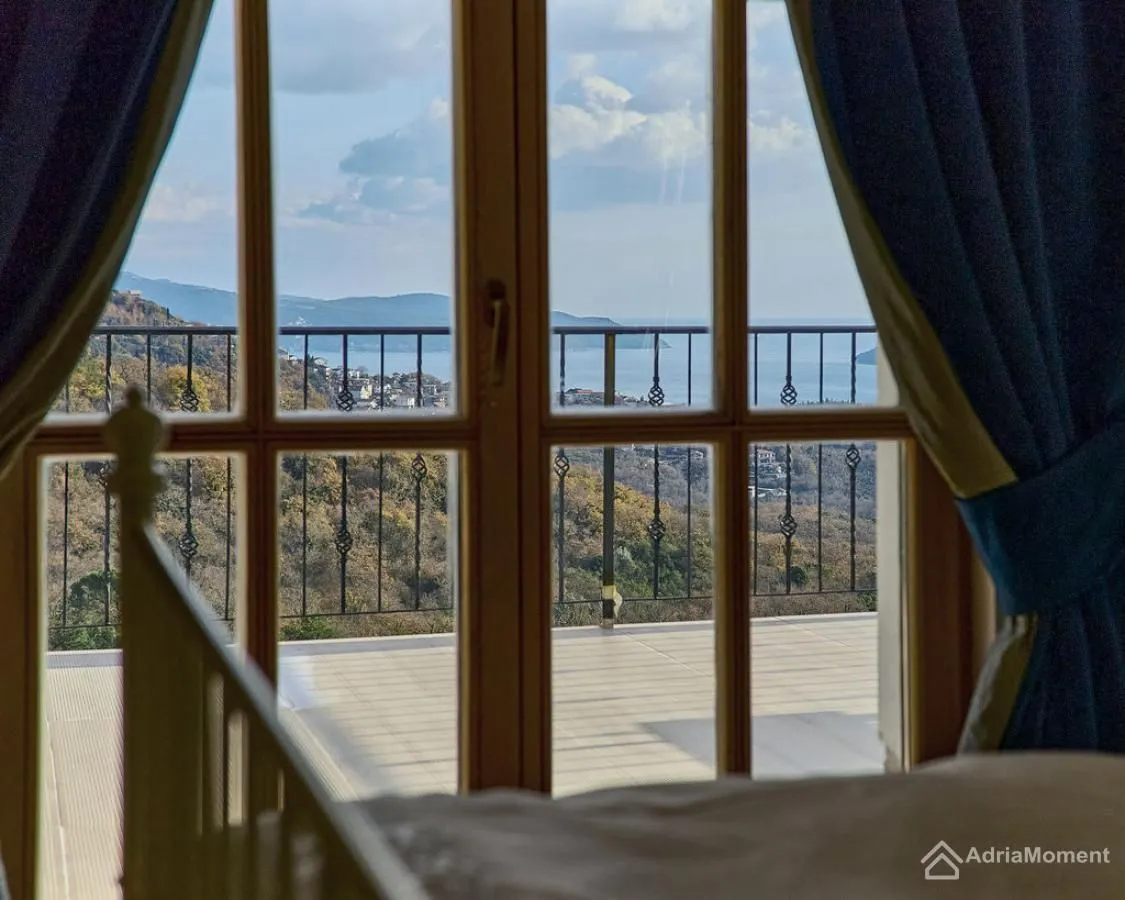 Prodaja, kuća, 354m², Ratiševina, Herceg Novi