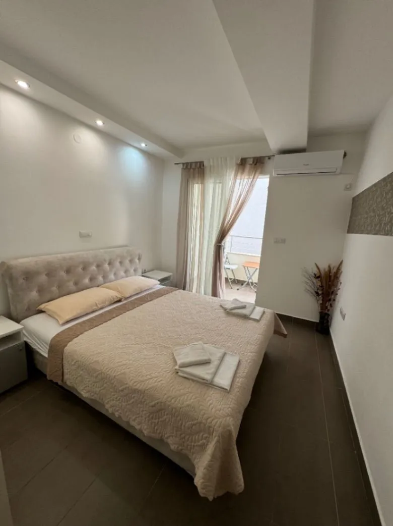 Rent, one bedroom apartment, 60m², Bečići, Budva