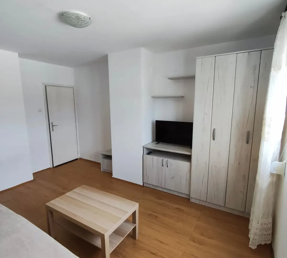 Izdavanje, garsonjera, 30m², Preko Morače, Podgorica
