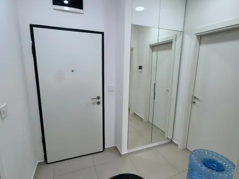 Izdavanje, dvosoban stan, 66m², Stari Aerodrom, Podgorica - image 2