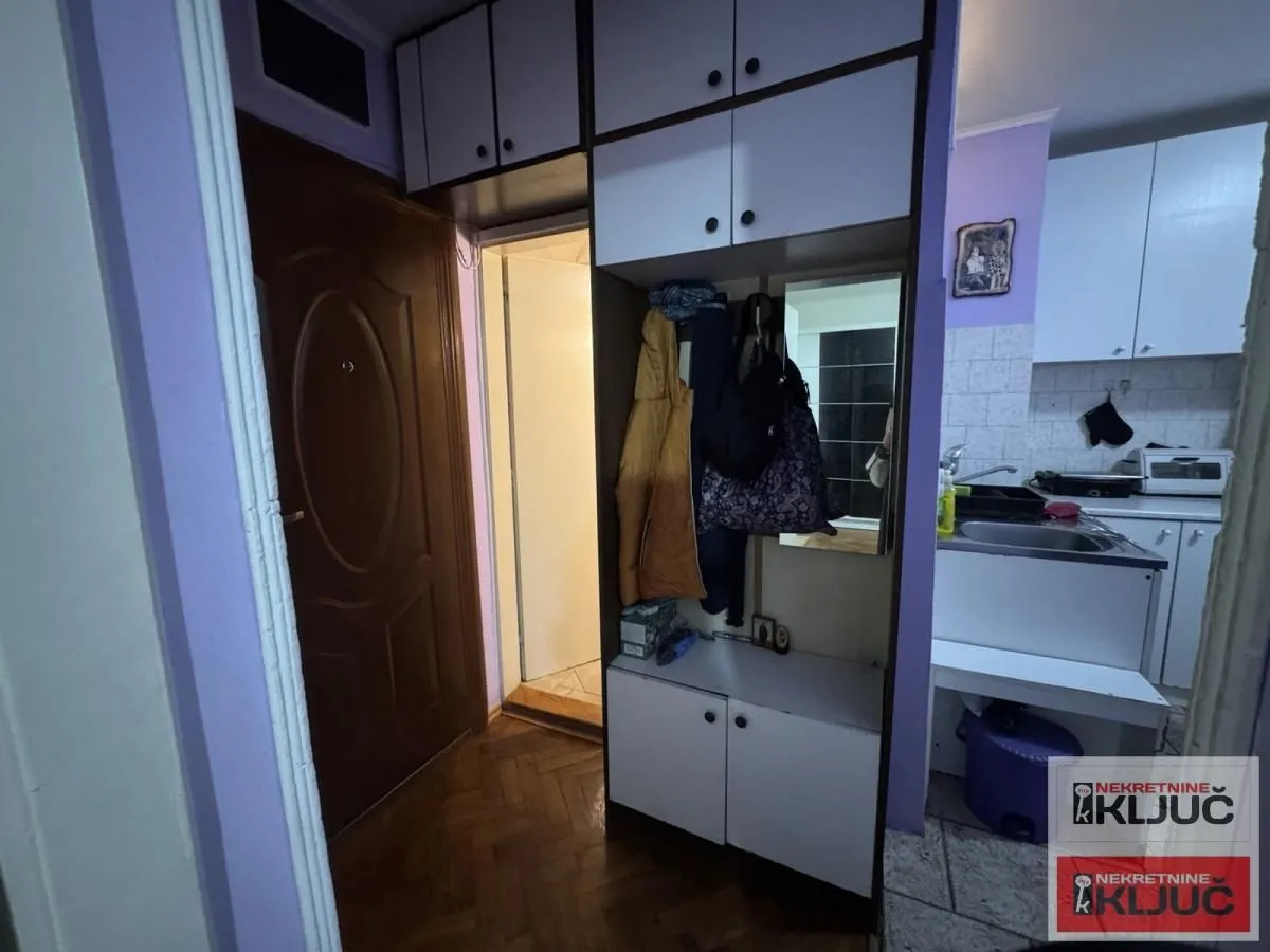 Prodaja, jednosoban stan, 30m², Železnička Stanica, Novi Sad Sve Podlokacije