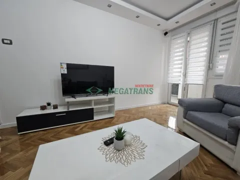 Izdavanje, trosoban stan, 70m², Centar, Novi Sad - image 5