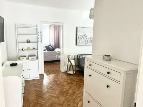 Izdavanje, trosoban stan, 55m², Botanička Bašta, Palilula Sve Podlokacije - image 2