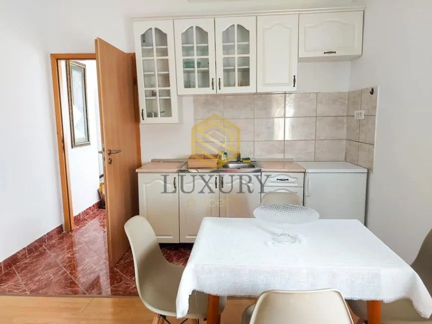 Izdavanje, jednosoban stan, 42m², Tološi, Podgorica