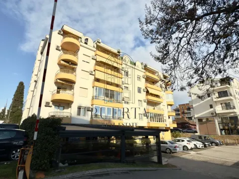 Rent, two bedroom apartment, 74m², Stara Varoš, Podgorica - image 16