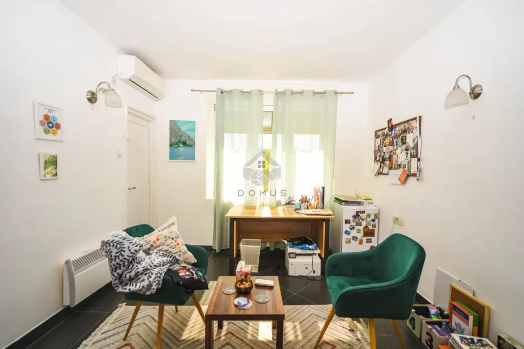 Izdavanje, poslovni prostor, 45m², Centar, Podgorica