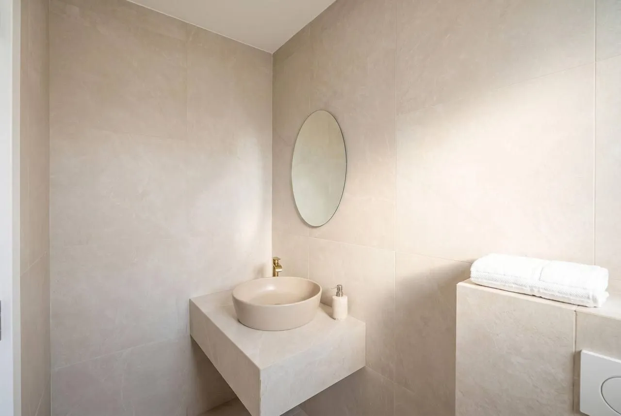 Izdavanje, poslovni prostor, 132m², Centar, Budva