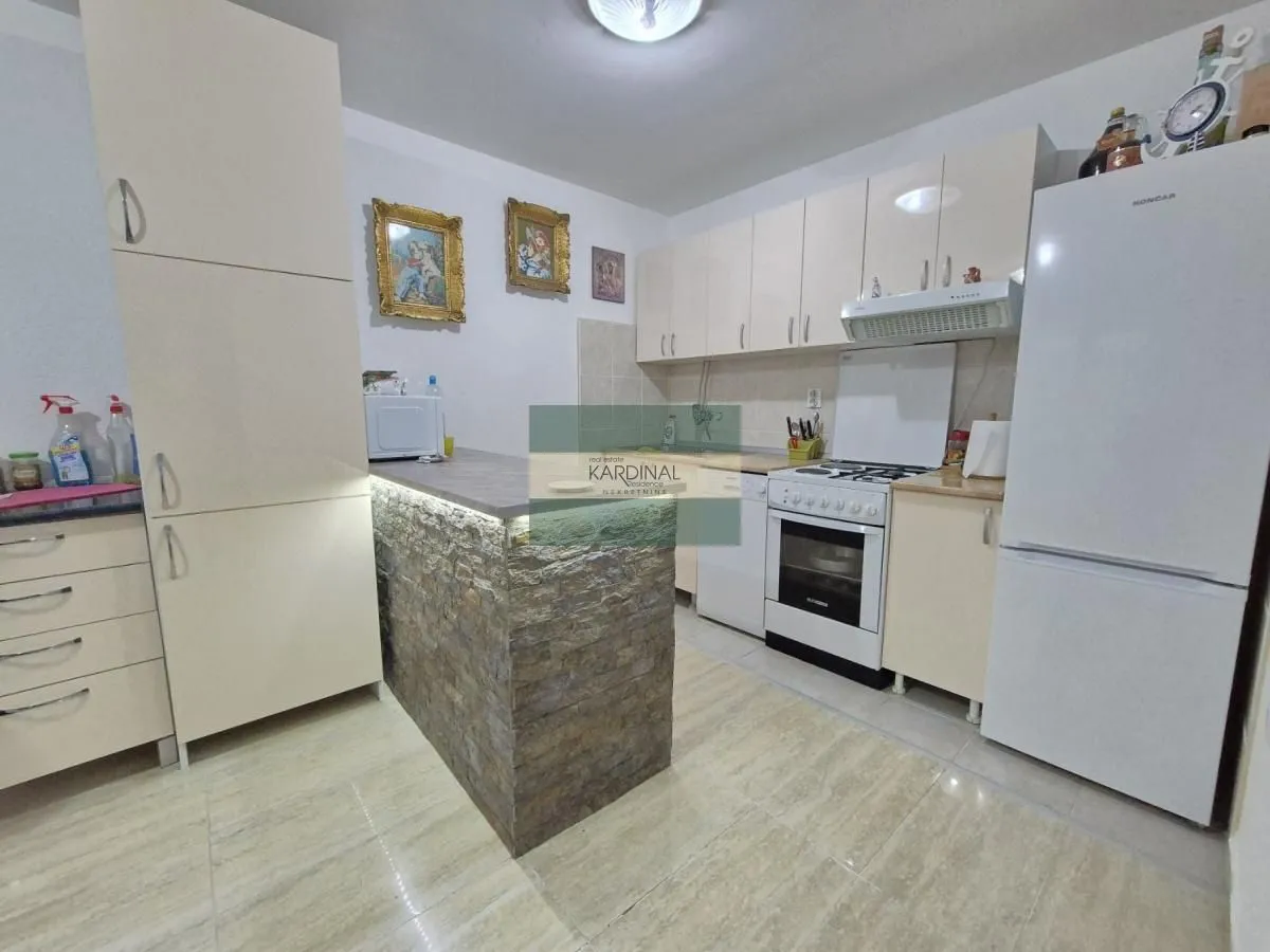 Sale, house, 181m², Kajsijar, Jagodina