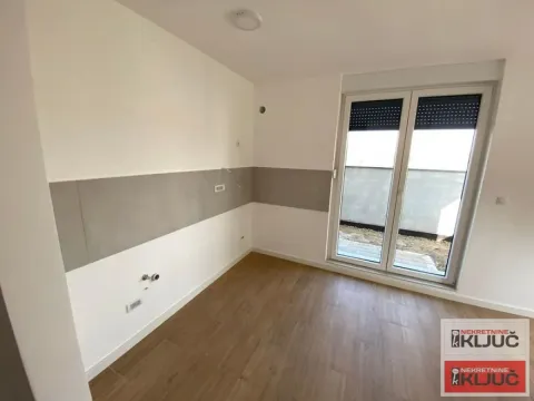 Prodaja, trosoban stan, 55m², Petrovaradin, Novi Sad - image 2