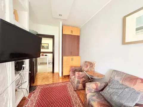 Izdavanje, trosoban stan, 44m², Kalenić Pijaca, Vračar Sve Podlokacije - image 10