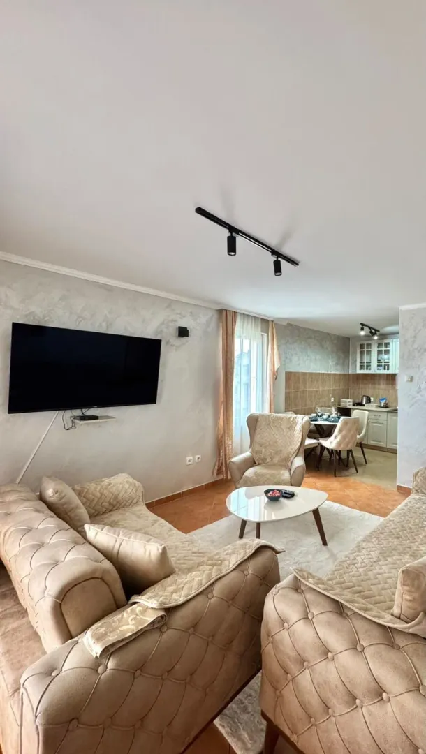 Rent, house, 200m², Gornja Gorica, Podgorica