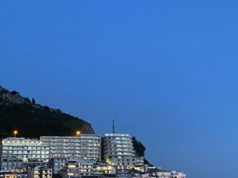 Prodaja, dvosoban stan, 85m², Rafailovići, Budva