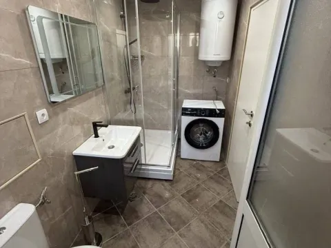 Prodaja, dvosoban stan, 52m², Centar, Tivat - image 4