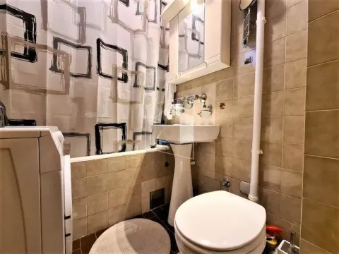 Izdavanje, stan, 60m², Blok 6, Podgorica - image 12