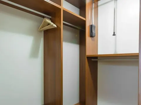 Izdavanje, trosoban stan, 140m², Centar, Podgorica - image 11