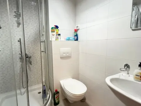 Izdavanje, dvosoban stan, 120m², City Kvart, Podgorica - image 10