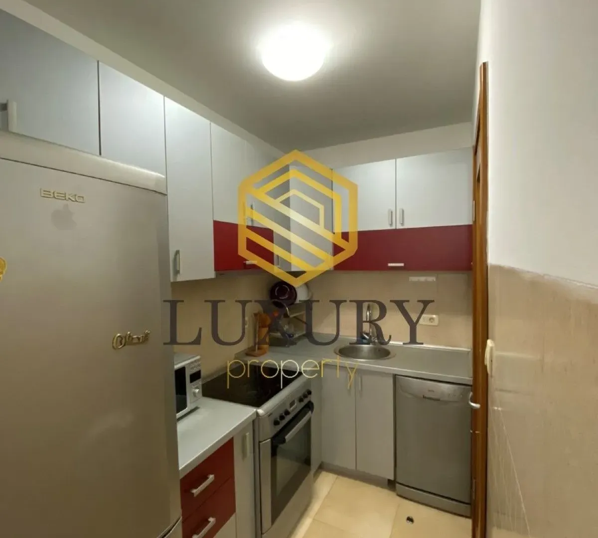 Izdavanje, dvosoban stan, 55m², Stari Aerodrom, Podgorica