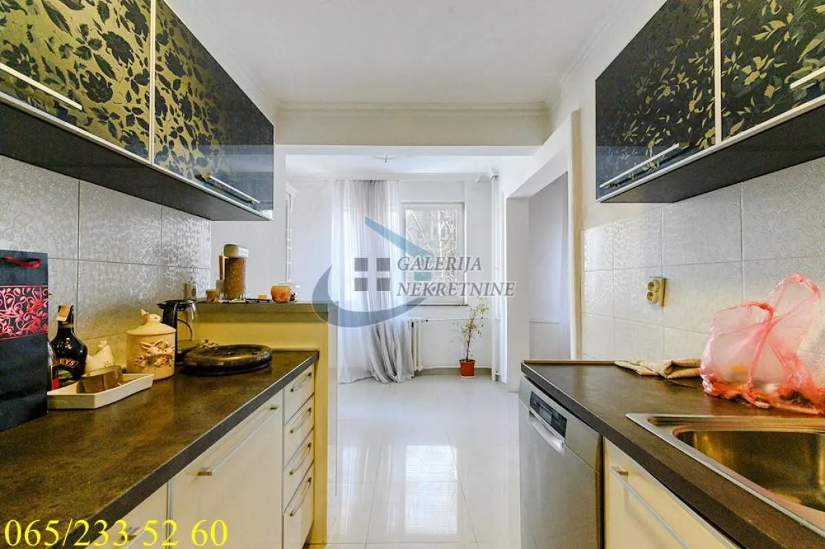 Prodaja, četvorosoban stan, 105m², Savski Venac, Beograd