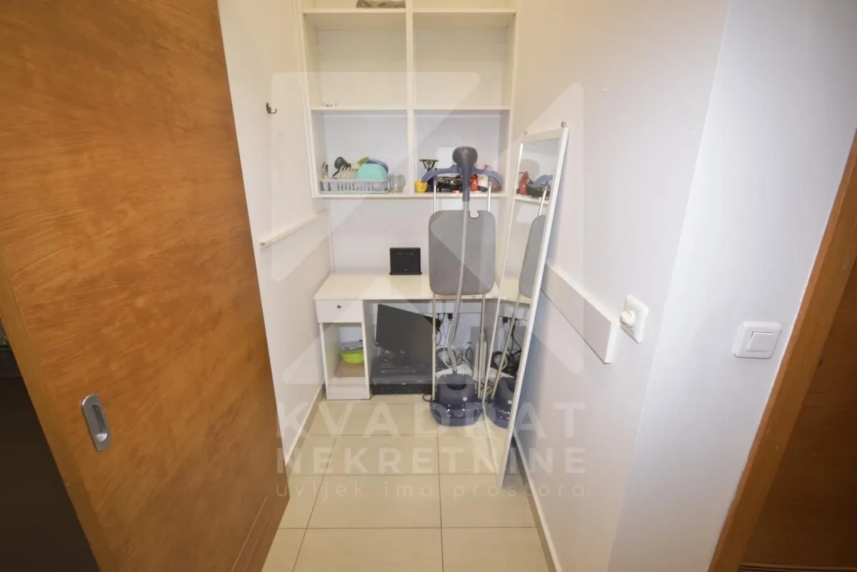 Sale, office space, 53m², Blok 5, Podgorica