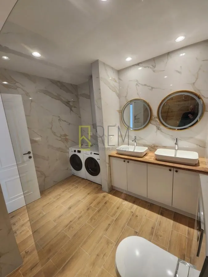 Rent, house, 220m², Gornja Gorica, Podgorica