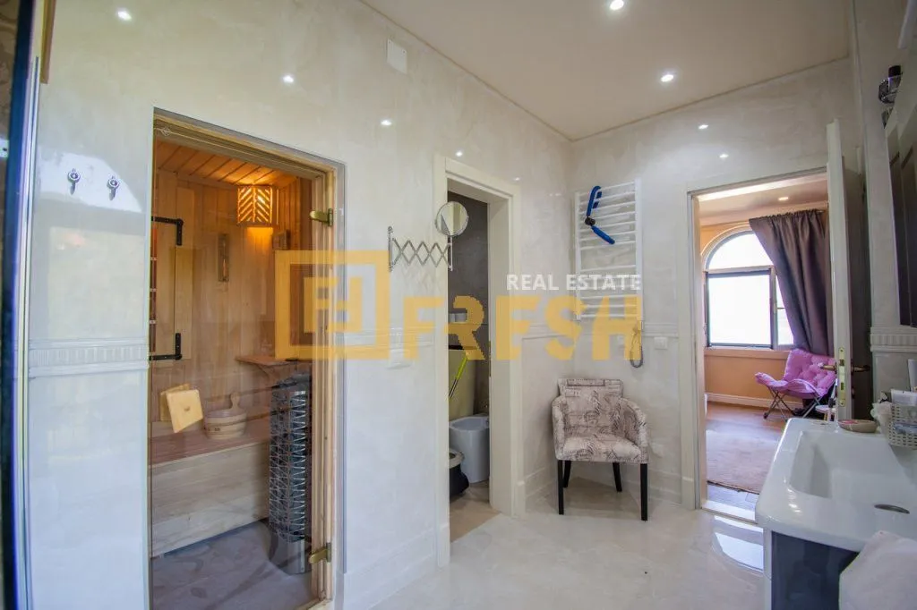 Prodaja, kuća, 371m², Tivat, Crna Gora