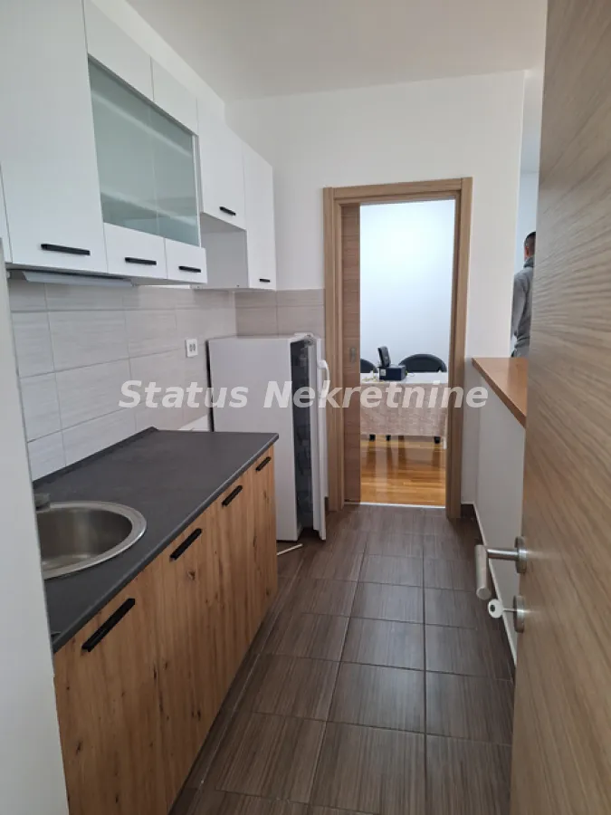 Izdavanje, dvosoban stan, 67m², Novo naselje, Novi Sad