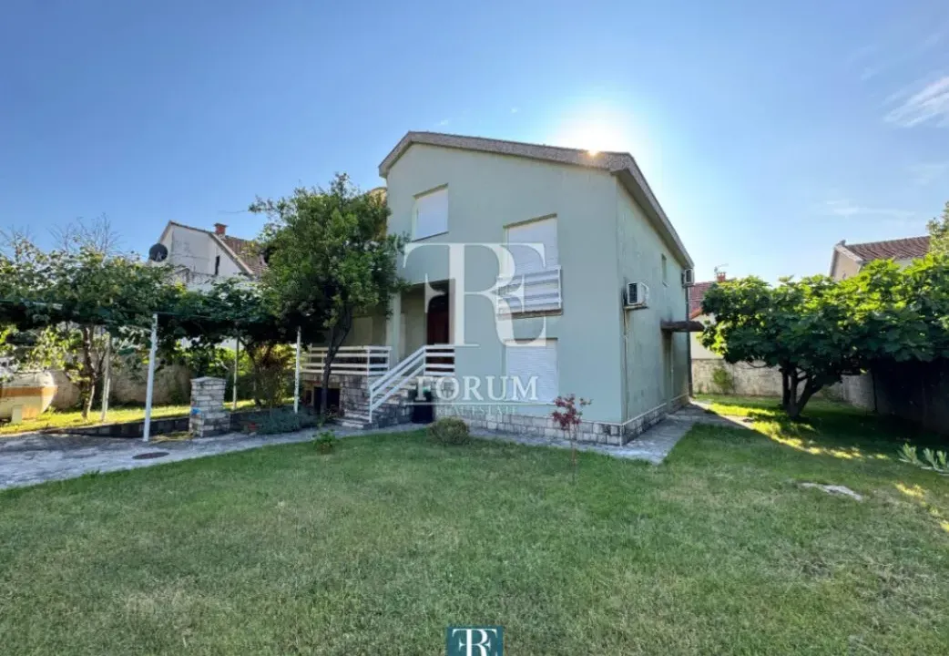 Rent, house, 200m², Stari Aerodrom, Podgorica