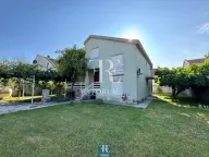 Rent, house, 200m², Stari Aerodrom, Podgorica - image 1