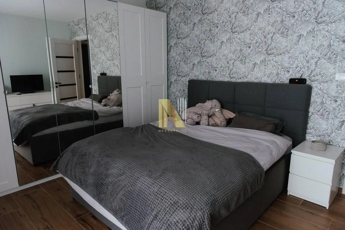 Izdavanje, trosoban stan, 105m², Sremska Kamenica, Petrovaradin