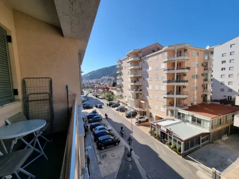 Rent, one bedroom apartment, 54m², Budva, Crna Gora - image 8
