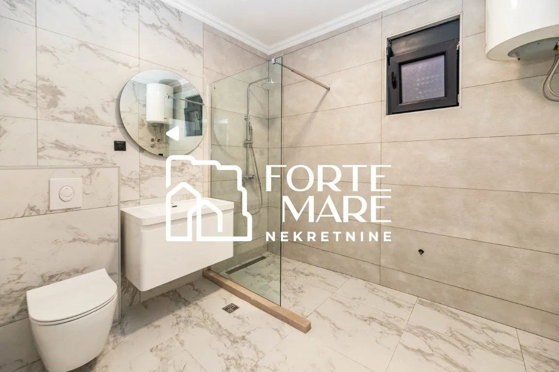 Prodaja, trosoban stan, 100m², Kumbor, Herceg Novi