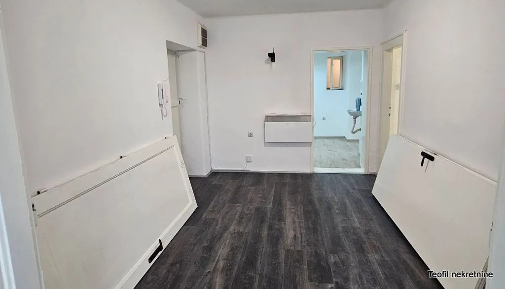 Sale, three bedroom apartment, 60m², Vračar, Šid