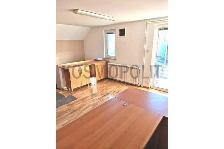 Prodaja, četvorosoban stan, 140m², Zemun Centar, Zemun Sve Podlokacije