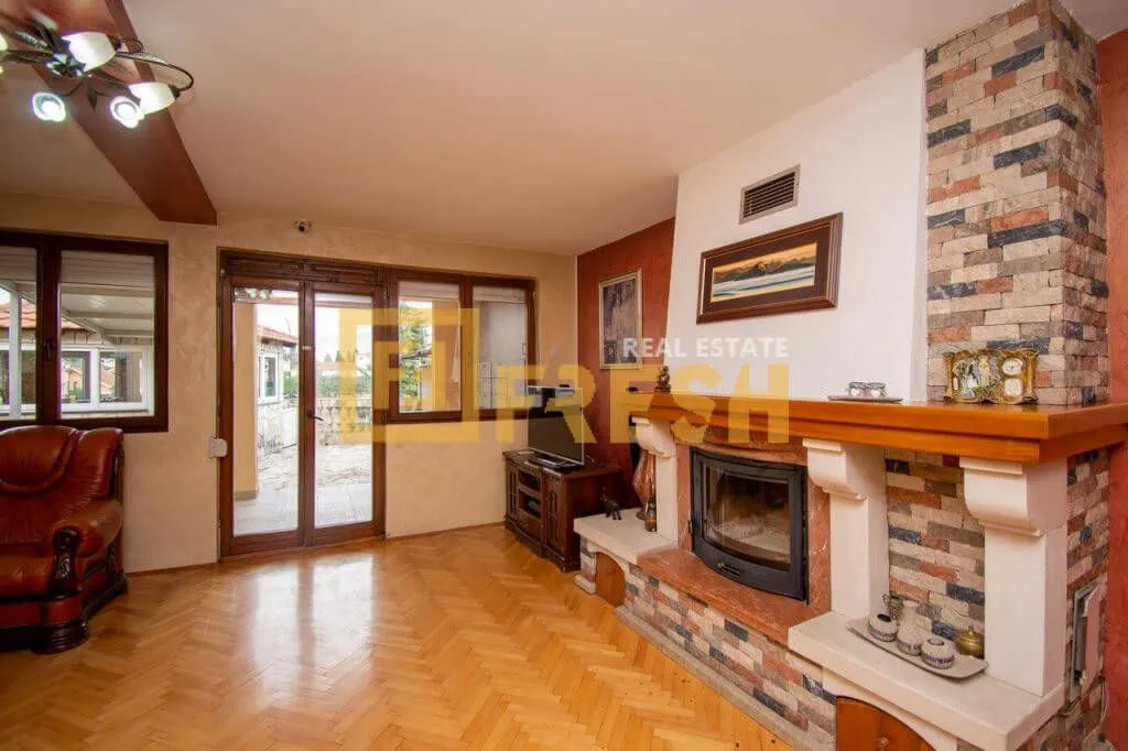 Rent, house, 200m², Konik, Podgorica
