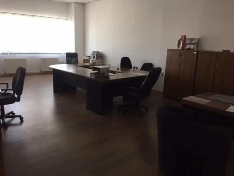 Rent, office space, 1500m², Šimanovci, Pećinci