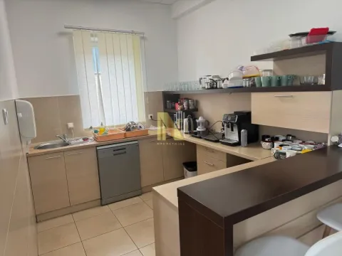 Rent, office space, 780m², Novo naselje, Novi Sad - image 9