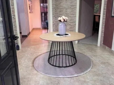 Izdavanje, kuća, 330m², Zeta, Podgorica - image 4