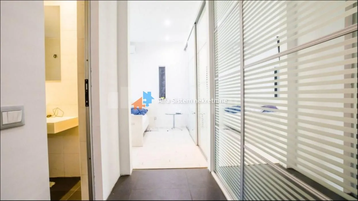 Izdavanje, kuća, 560m², Veliki Mokri Lug, Zvezdara Sve Podlokacije