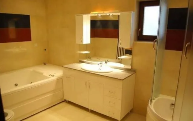 Izdavanje, četvorosoban stan, 200m², Savski Venac, Beograd