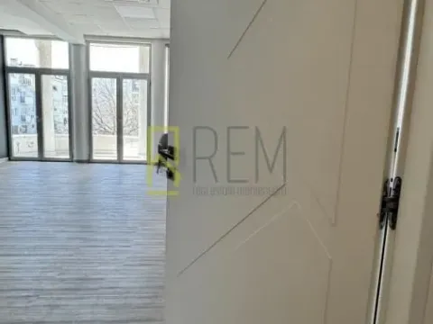 Rent, office space, 120m², Preko Morače, Podgorica - image 13