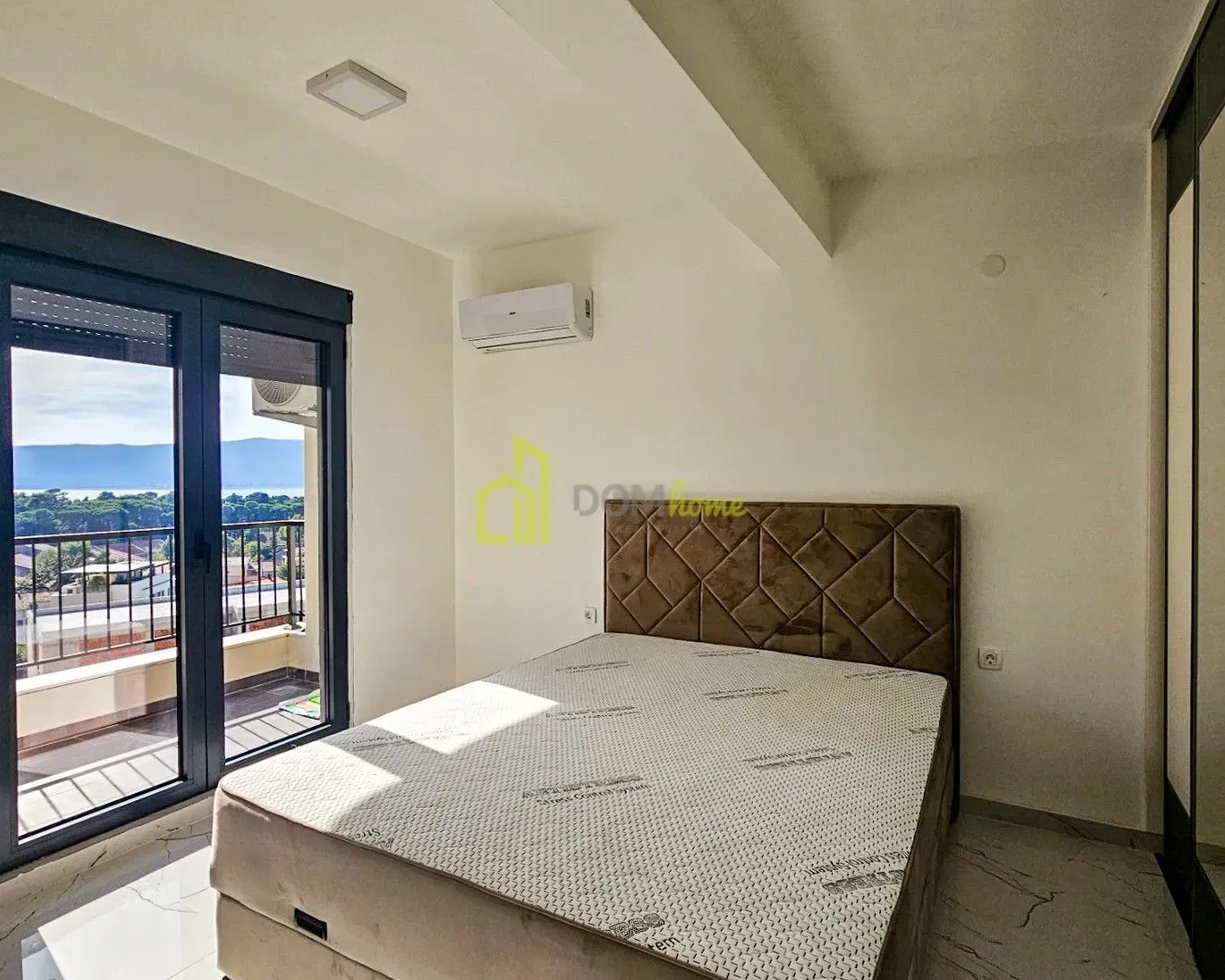 Izdavanje, stan, 45m², Tivat, Crna Gora